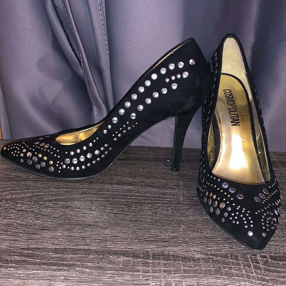 Cosmopolitan Heels black with gold and silver embellishments size 7.5